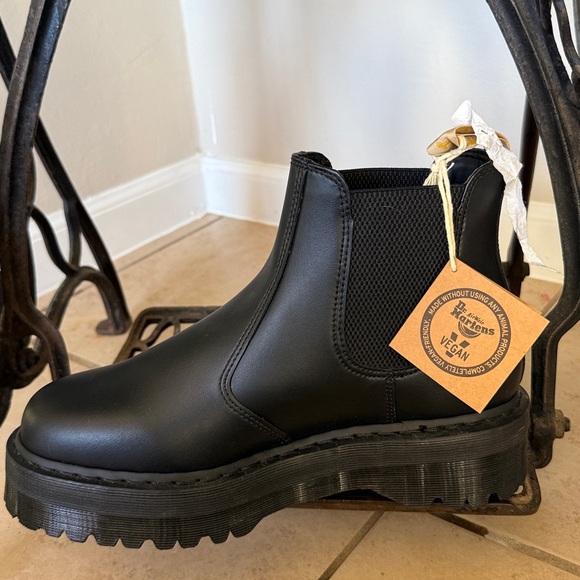 Dr. Martens  Authentic Felix  2976 Vegan Black Platform ChelseaMen’s Size 12 New - Picture 6 of 6